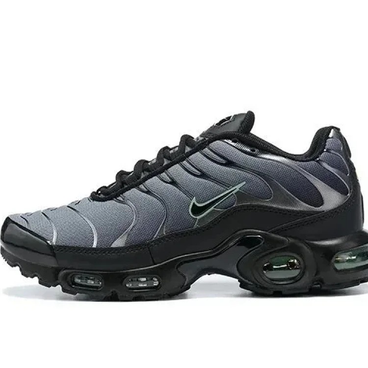 Max Plus TN Sneakers