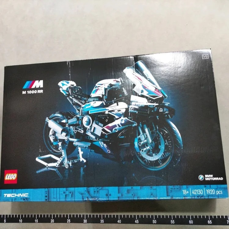 40+ different models of LEGO, top quality, some have logo some no logo. Please keep the packaging intact when returning or exchanging goods, thank you for your understanding