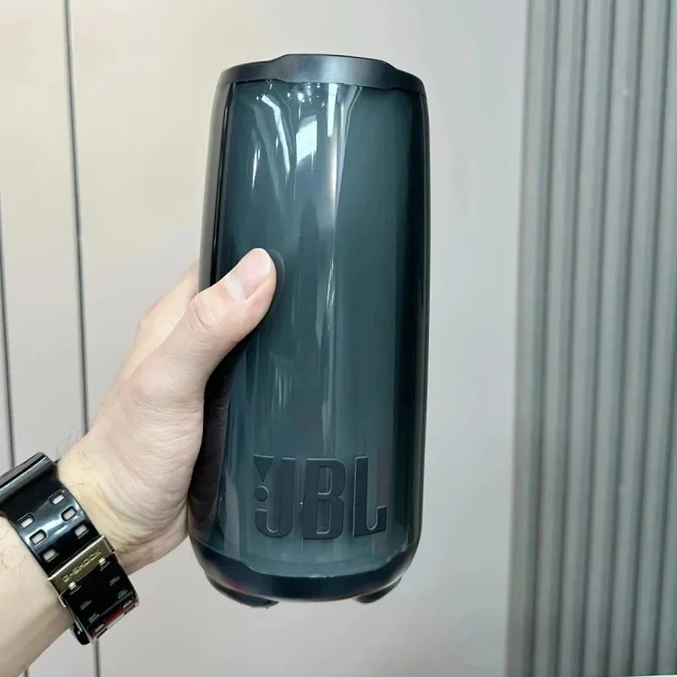 TOP D-1 is a portable, compact and high-quality speaker with good looks and