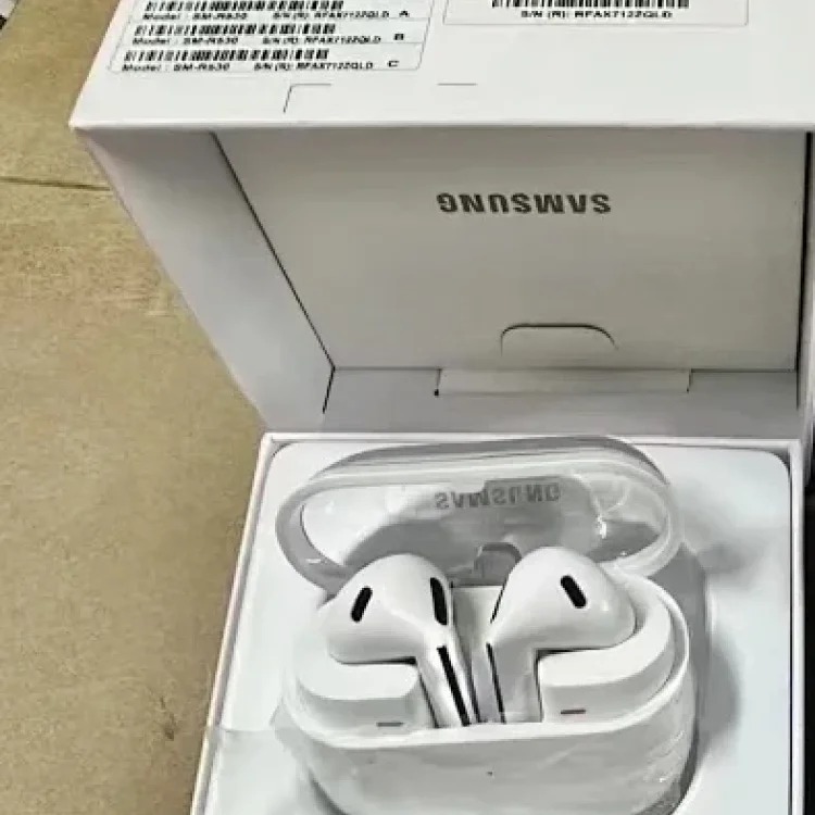 Buds3 pro headphones have image 3