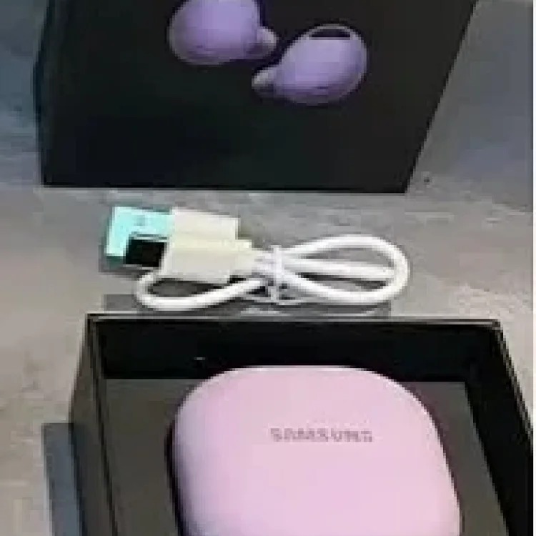 Buds3 pro headphones have image 5