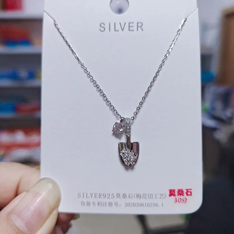 Golden shovel series small shovel moissanite necklace women's light luxury high-end niche design S925 sterling silver clavicle chain