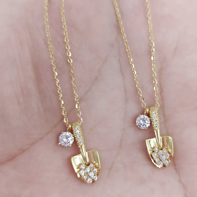 Golden shovel series small shovel moissanite necklace women's light luxury high-end niche design S925 sterling silver clavicle chain