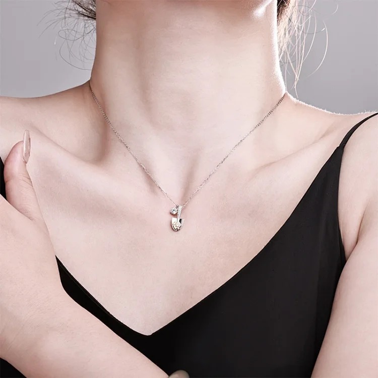 Golden shovel series small shovel moissanite necklace women's light luxury high-end niche design S925 sterling silver clavicle chain