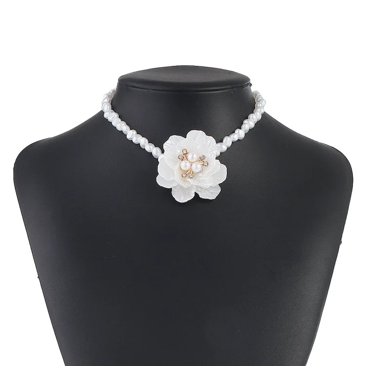 N11582 cross-border European and American fashion flower pearl necklace earrings temperament fresh literary rhinestone beaded clavicle chain