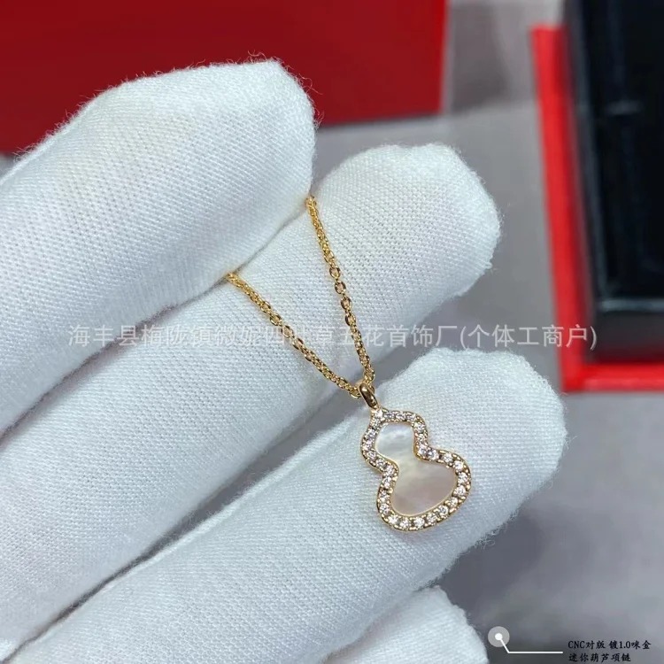Gucci V gold high gourd necklace thick plated 18K rose gold natural carnelian white mother-of-pearl pendant diamond double gourd