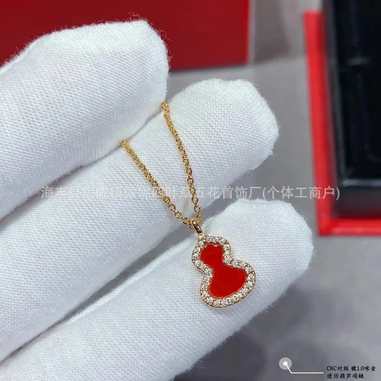 Gucci V gold high gourd necklace thick plated 18K rose gold natural carnelian white mother-of-pearl pendant diamond double gourd