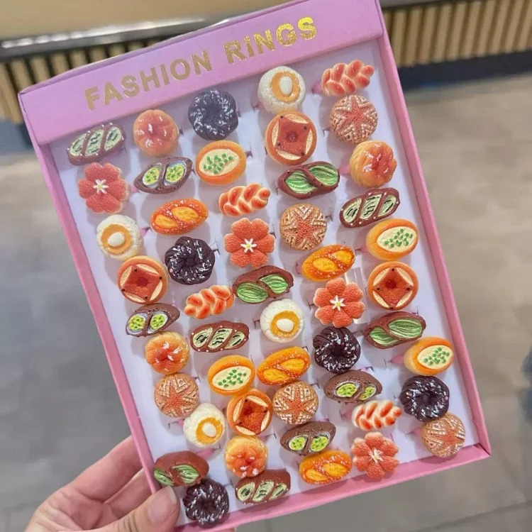50 boxed cartoon nostalgic style rings frosted texture plastic rings kindergarten children's ring gift box