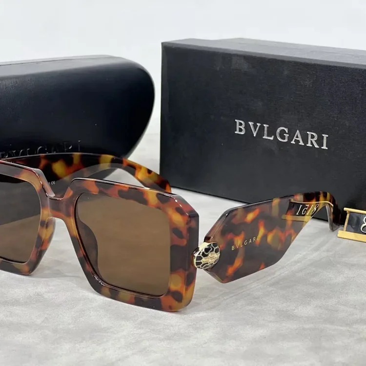 Fashionable and Casual Summer Sunglasses [Get In Stock]