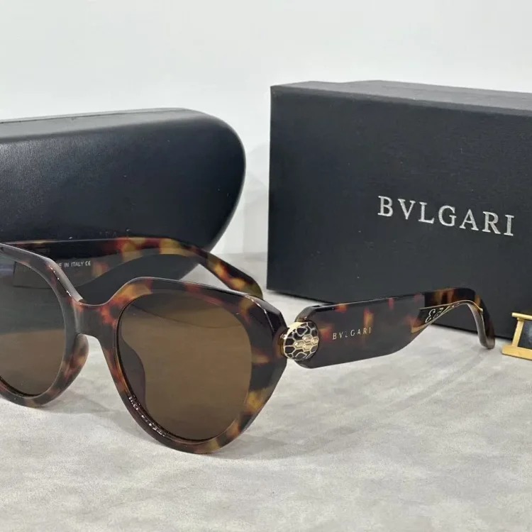 Fashionable and Casual Summer Sunglasses [Get In Stock]
