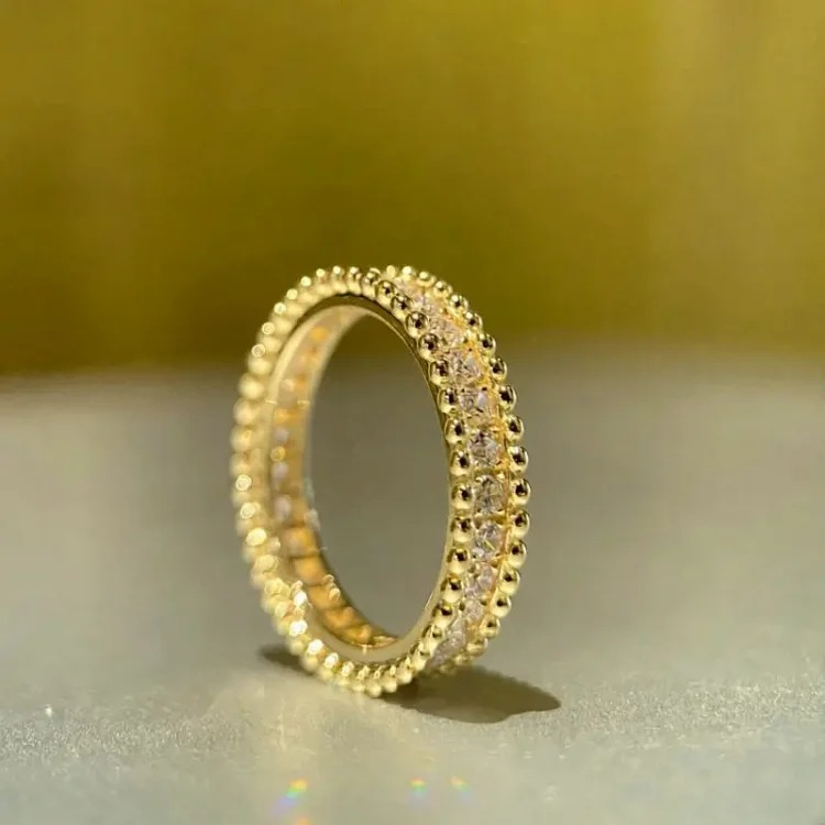 Classic four-leaf clover kaleidoscope ring, lucky clover signature series, women's 18k gold-plated bead ring, stackable and versatile