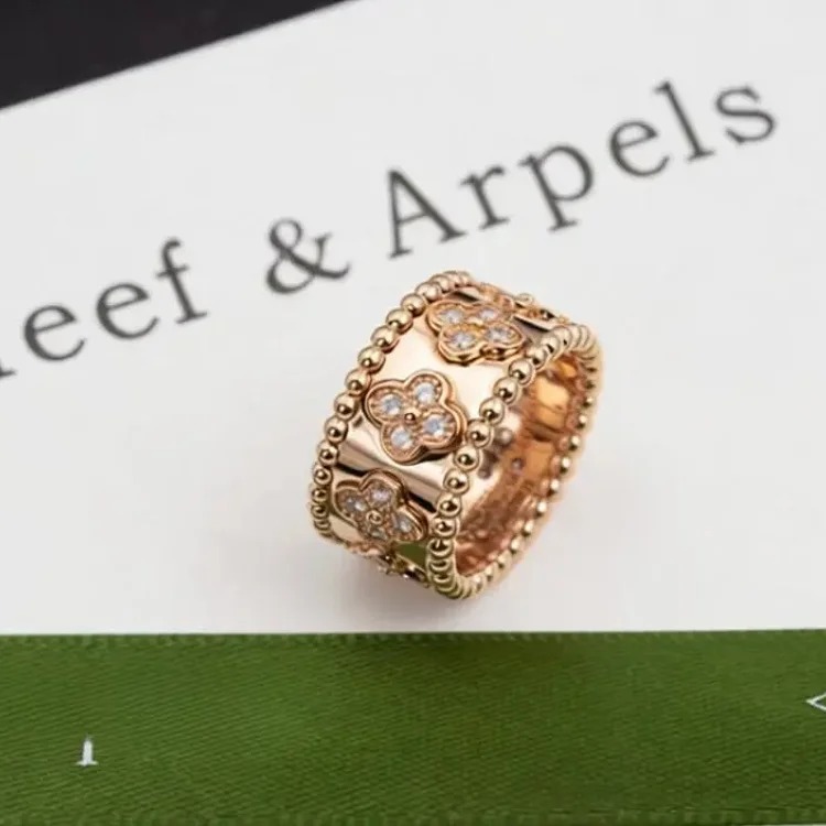 Classic four-leaf clover kaleidoscope ring, lucky clover signature series, women's 18k gold-plated bead ring, stackable and versatile