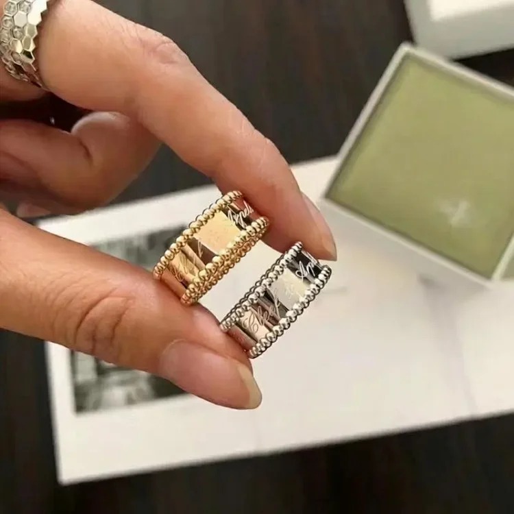 Classic four-leaf clover kaleidoscope ring, lucky clover signature series, women's 18k gold-plated bead ring, stackable and versatile