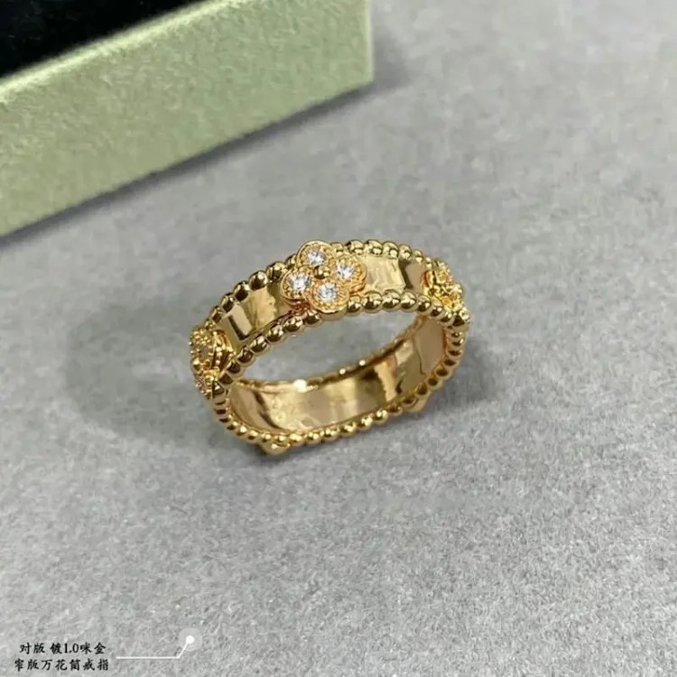 Classic four-leaf clover kaleidoscope ring, lucky clover signature series, women's 18k gold-plated bead ring, stackable and versatile