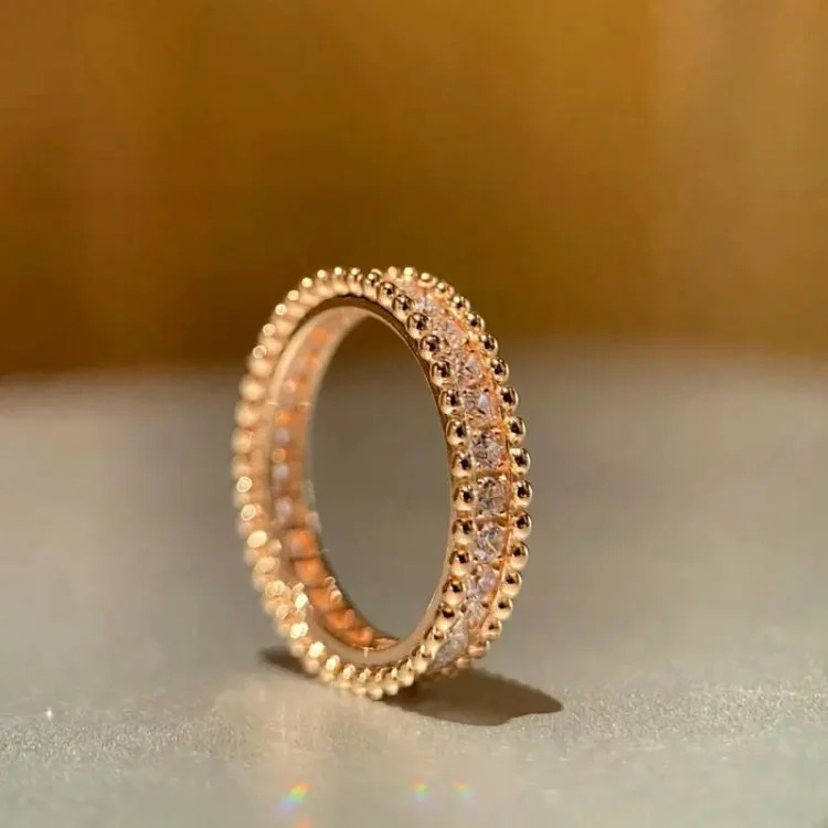 Classic four-leaf clover kaleidoscope ring, lucky clover signature series, women's 18k gold-plated bead ring, stackable and versatile