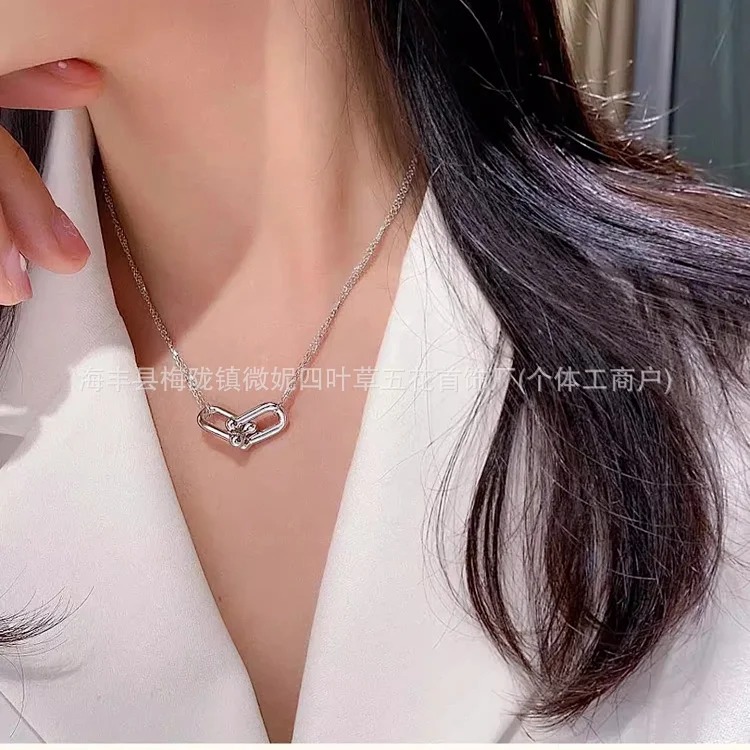 T family double ring glossy horseshoe necklace women's s925 silver high-end double buckle U-shaped double ring half diamond clavicle chain