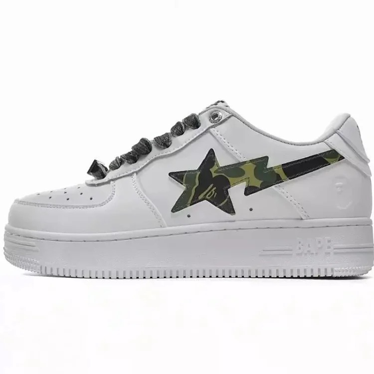 Low-top sneakers image 3