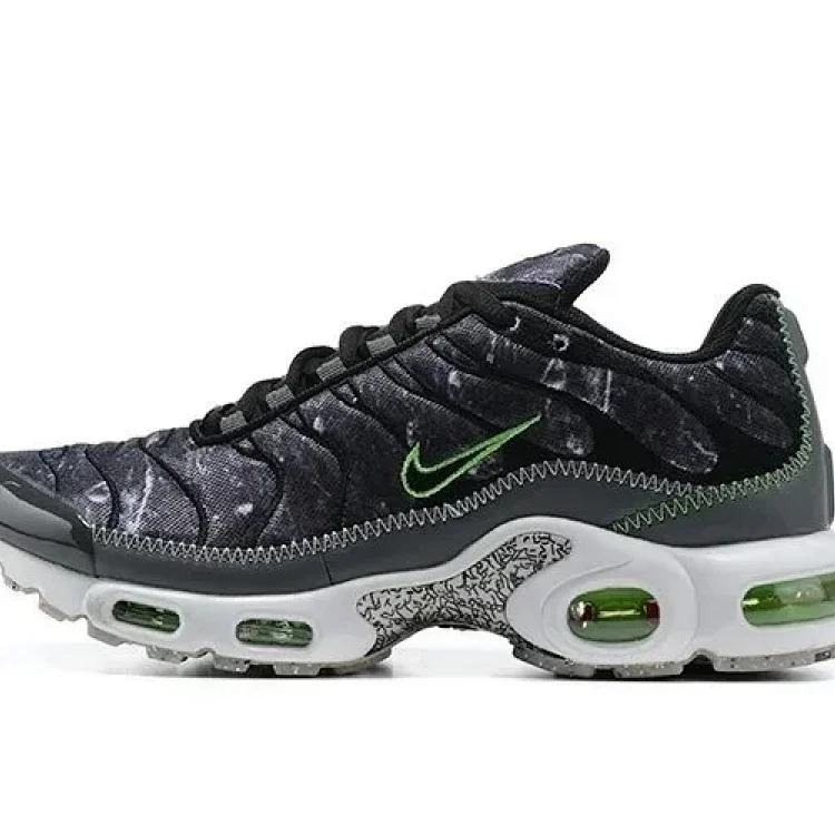 Nike Max Plus TN (2)Sneakers