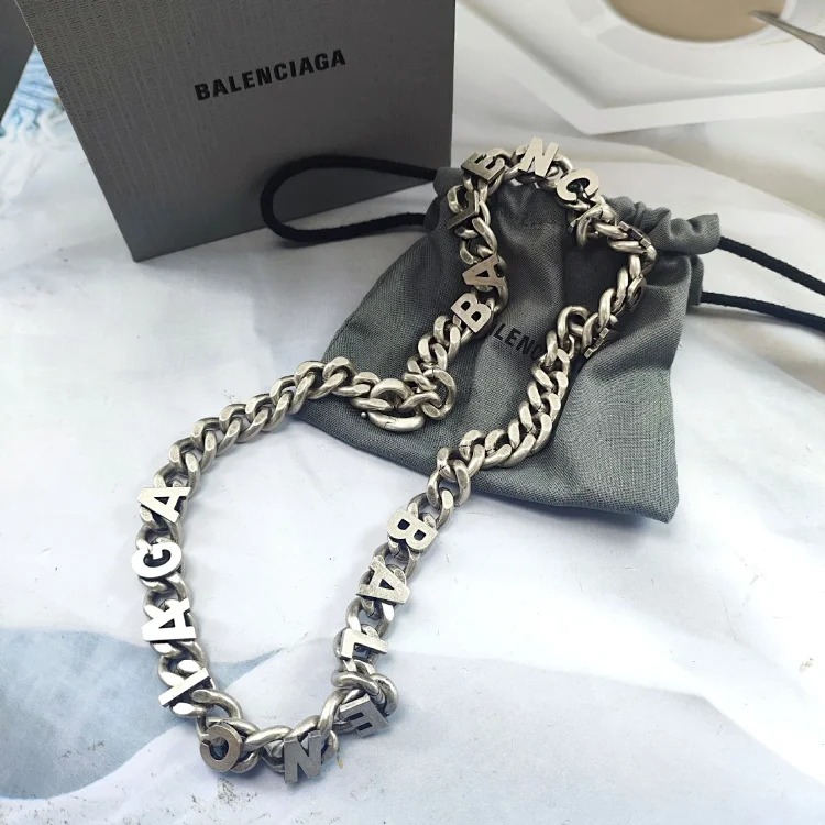 Internet celebrity Paris style heavy industry old Cuban chain street style versatile retro necklace boyfriend style weighty necklace