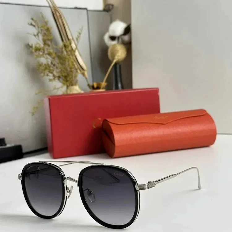 Chat’s fashionable and versatile anti-UV sunglasses