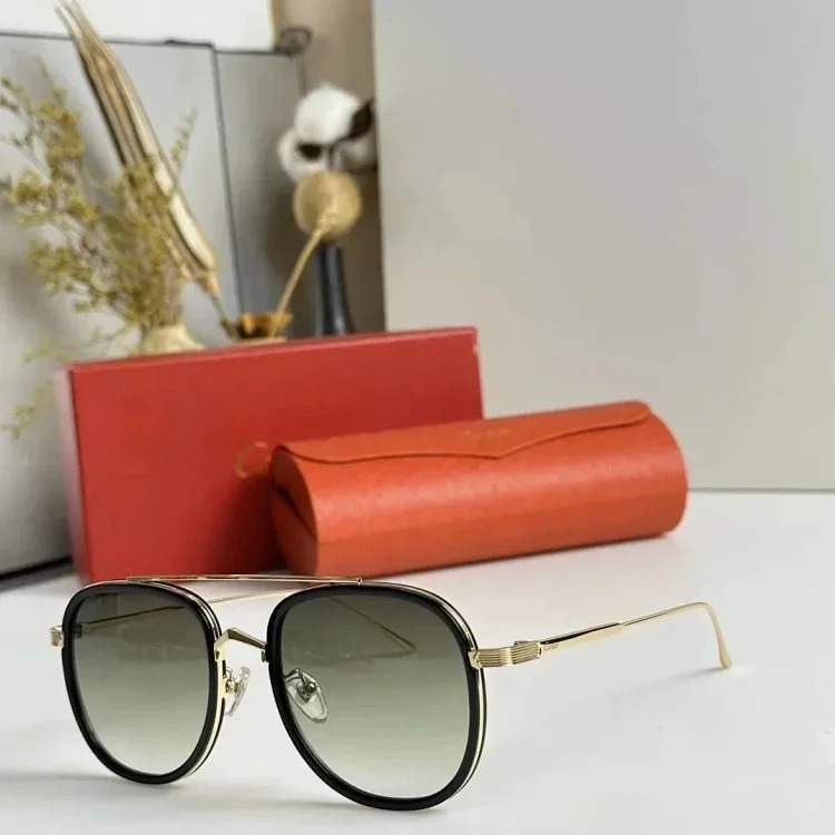 Chat’s fashionable and versatile anti-UV sunglasses