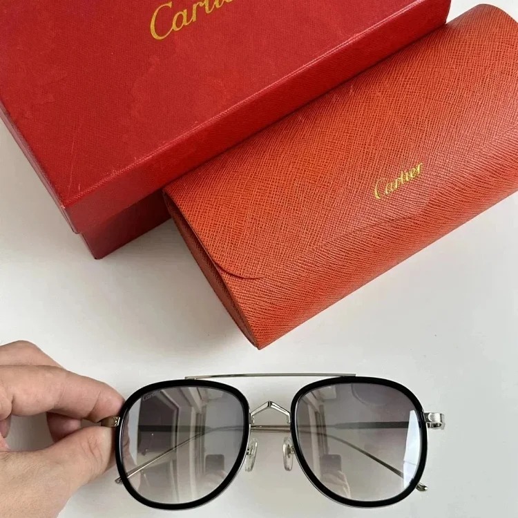 Chat’s fashionable and versatile anti-UV sunglasses