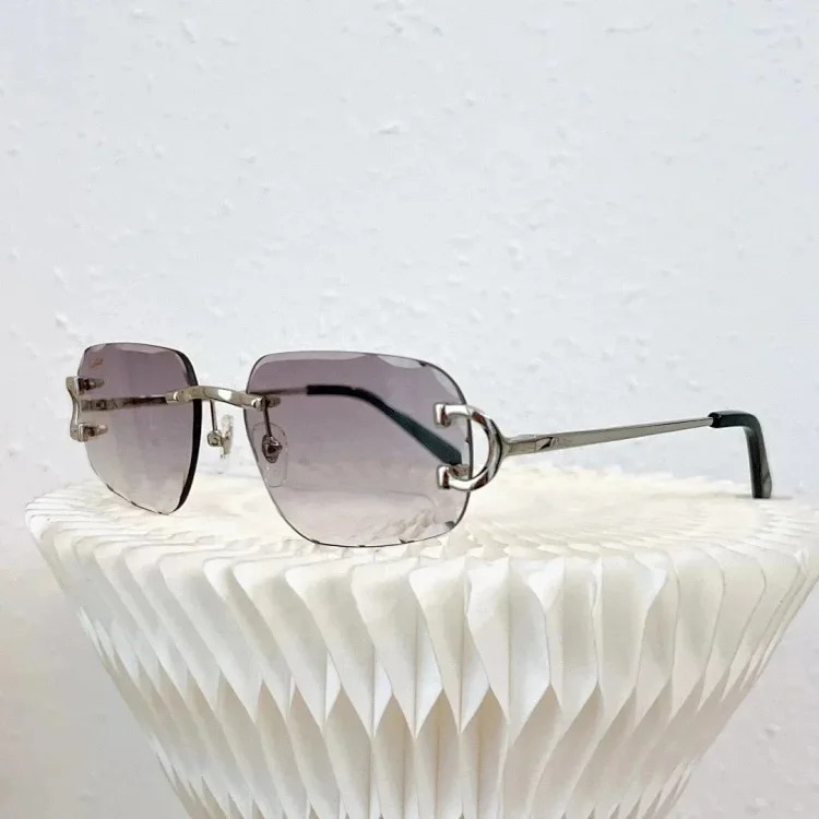 Chat’s fashionable and versatile anti-UV sunglasses
