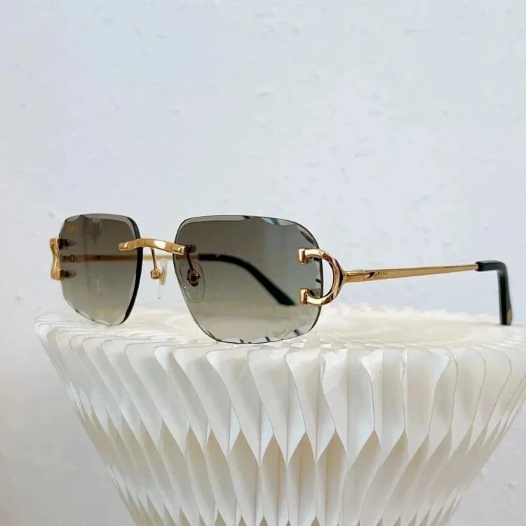 Chat’s fashionable and versatile anti-UV sunglasses