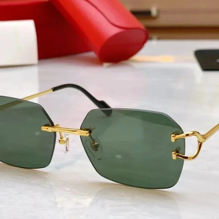 Chat’s fashionable and versatile anti-UV sunglasses