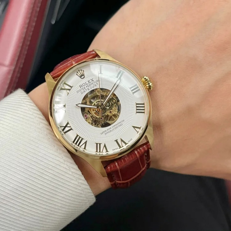 Classic big-name watch-1-CY