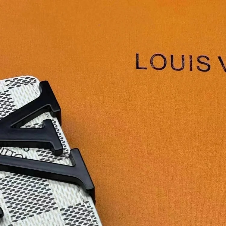 New L Men's Belt (returns and exchanges are not supported for non-quality issues)