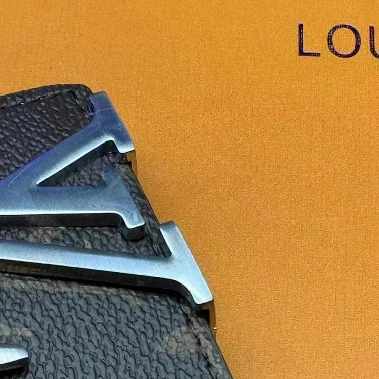 New L Men's Belt (returns and exchanges are not supported for non-quality issues)