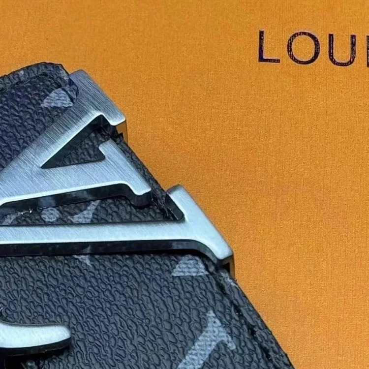 New L Men's Belt (returns and exchanges are not supported for non-quality issues)