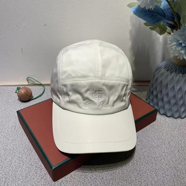 Men's and women's peaked caps
