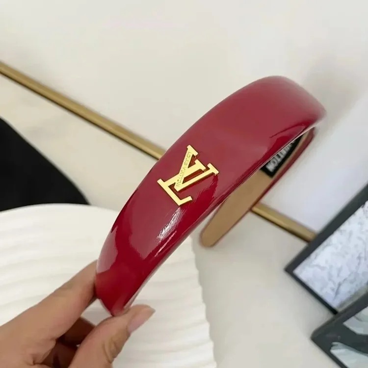 Retro metal letter PU high-end headband for women sponge new leather hairpin pressed hair French style headband hair accessories