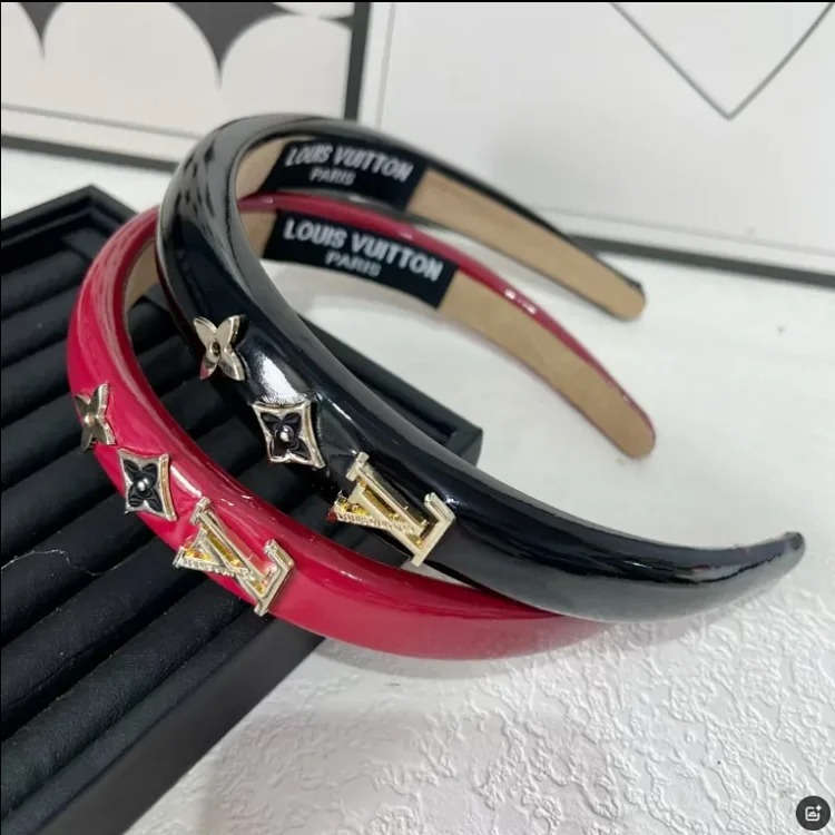 Retro metal letter PU high-end headband for women sponge new leather hairpin pressed hair French style headband hair accessories
