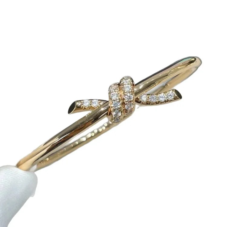Cartier V gold high T family single circle knotted diamond bracelet for women glossy diamond full diamond tied love bracelet Seiko version