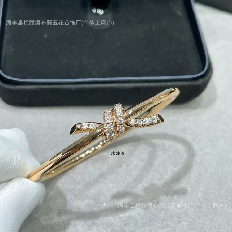 Cartier V gold high T family single circle knotted diamond bracelet for women glossy diamond full diamond tied love bracelet Seiko version