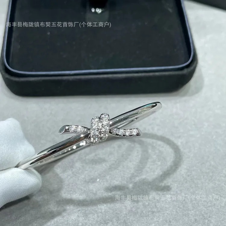 Cartier V gold high T family single circle knotted diamond bracelet for women glossy diamond full diamond tied love bracelet Seiko version