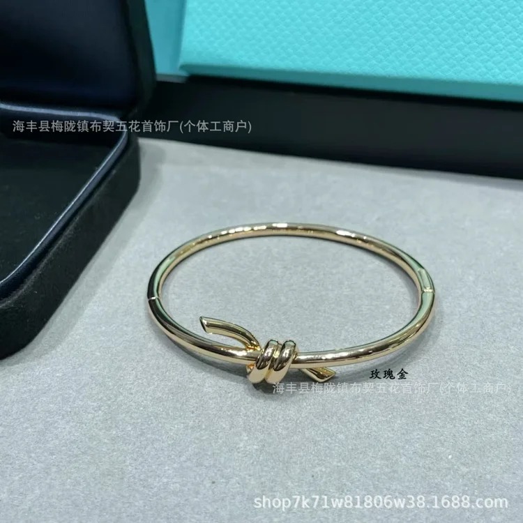 Cartier V gold high T family single circle knotted diamond bracelet for women glossy diamond full diamond tied love bracelet Seiko version