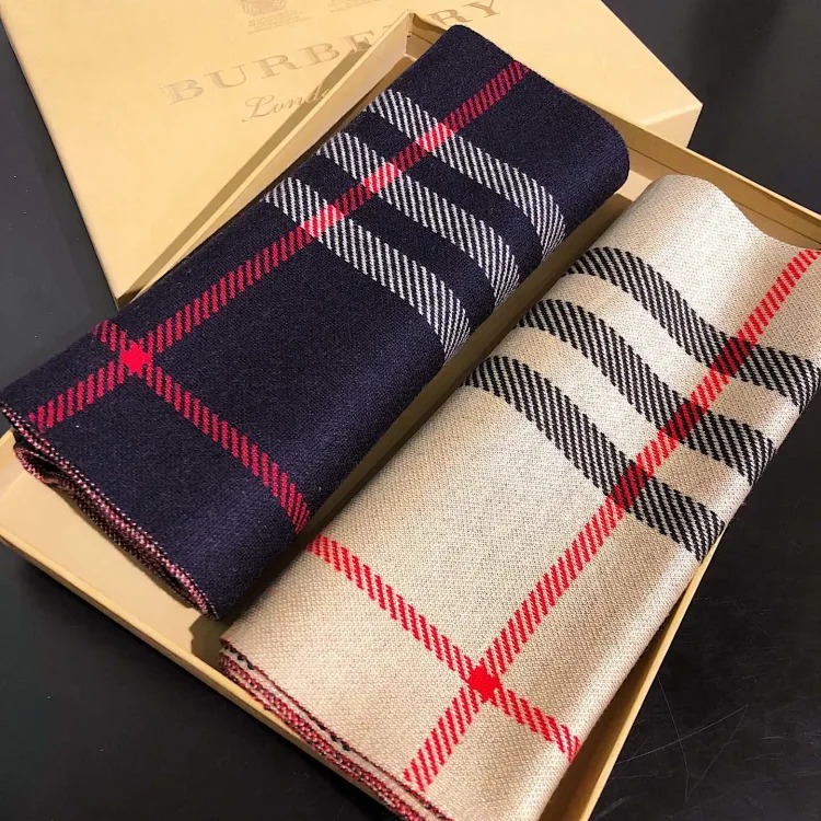 Double sided cashmere scarf