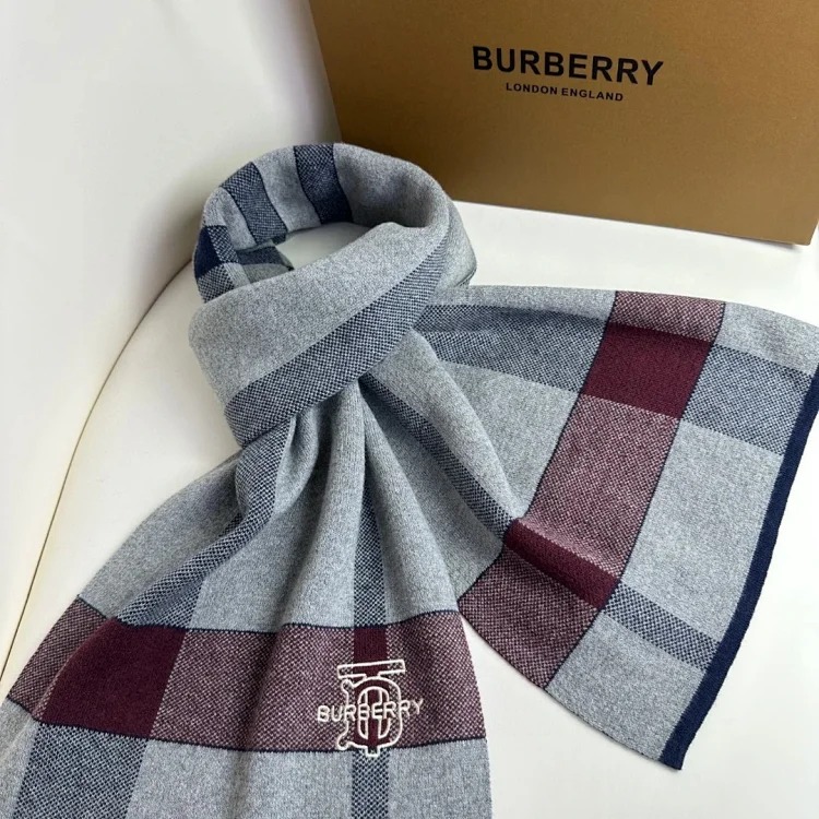 Double sided cashmere scarf