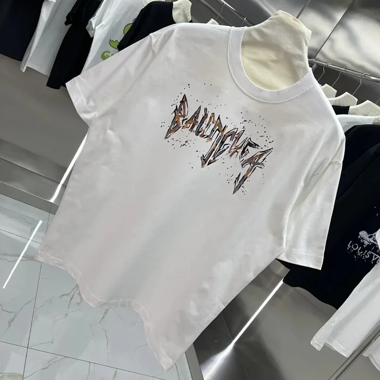 Spring and summer comfortable, simple and versatile short-sleeved DD
