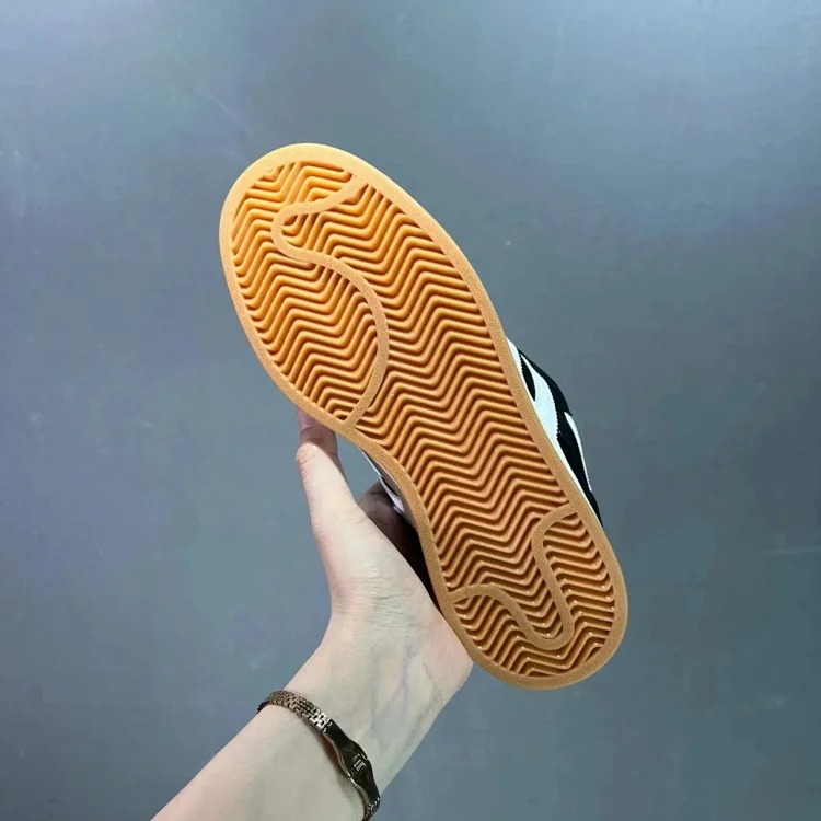 1013 AD classic retro Sneakers HQ8708