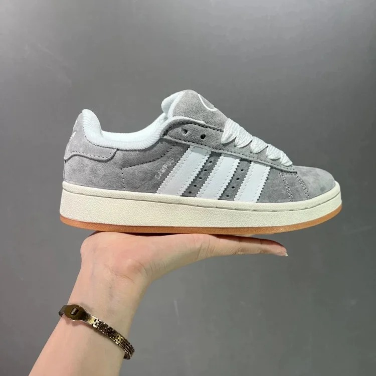 1013 AD classic retro Sneakers HQ8708