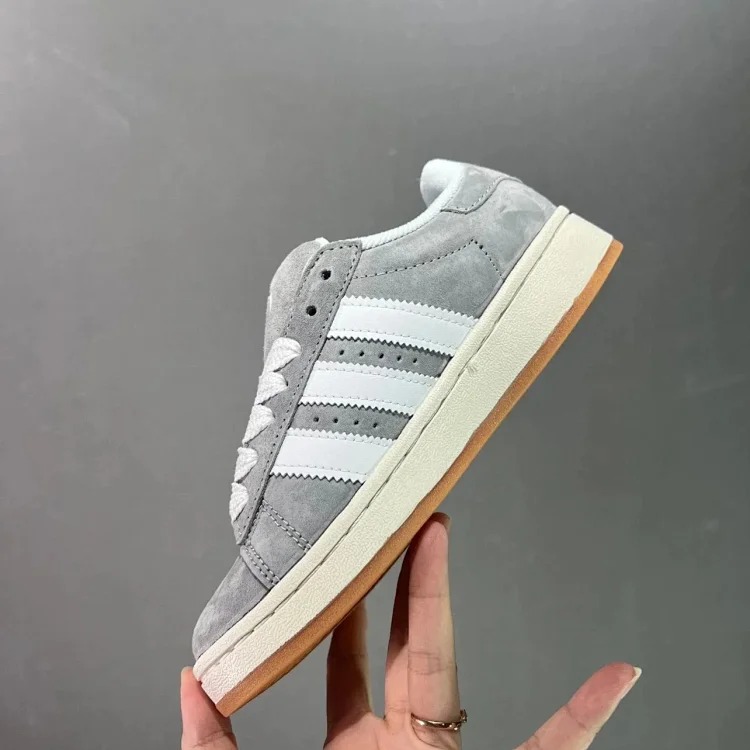 1013 AD classic retro Sneakers HQ8708