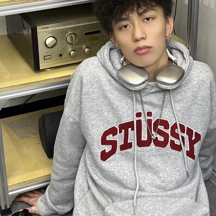 Loose velvet embroidered sweatshirt
