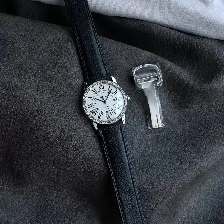 ¥490-750 Fashionable and versatile watches