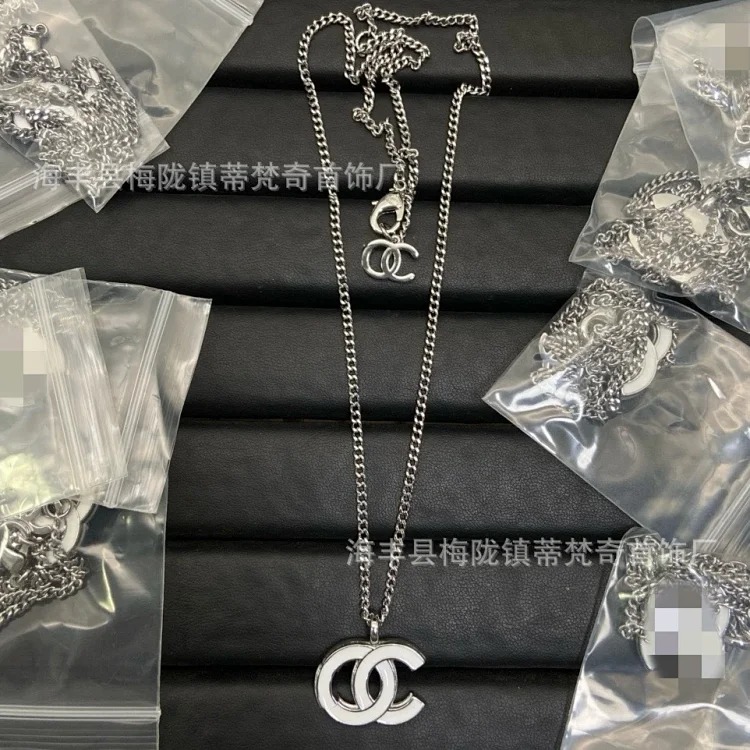 Chanel High 25c new style small fragrance necklace for women European and American double C retro small fragrance clavicle chain pearl sweater chain wholesale