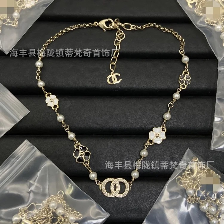 Chanel High 25c new style small fragrance necklace for women European and American double C retro small fragrance clavicle chain pearl sweater chain wholesale